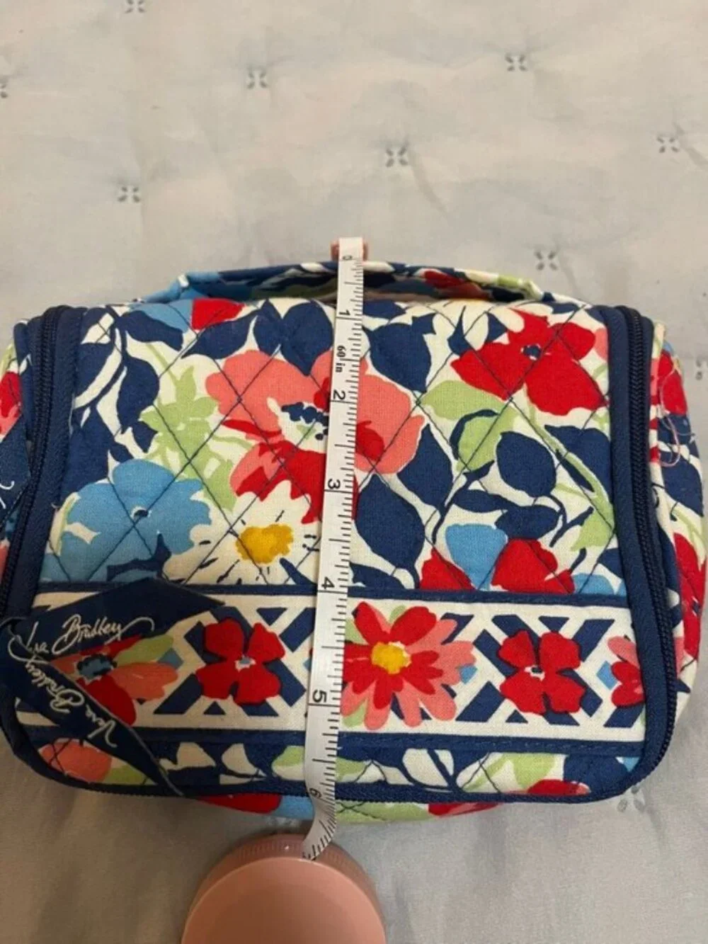 LIKE NEW Vera Bradley quilted cotton hanging cosmetic organizer SUMMER COTTAGE
